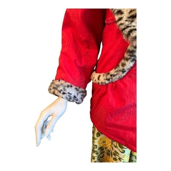 Vintage 1980s Red Puffer Jacket with Faux Fur Trim - Picture 6 of 8